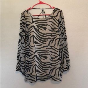 BRAND NEW - Flowy Top